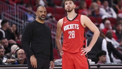 九游娱乐-申京状态低迷失误频频&amp;乌度卡完败于斯波 火箭季后赛之旅蒙上阴影